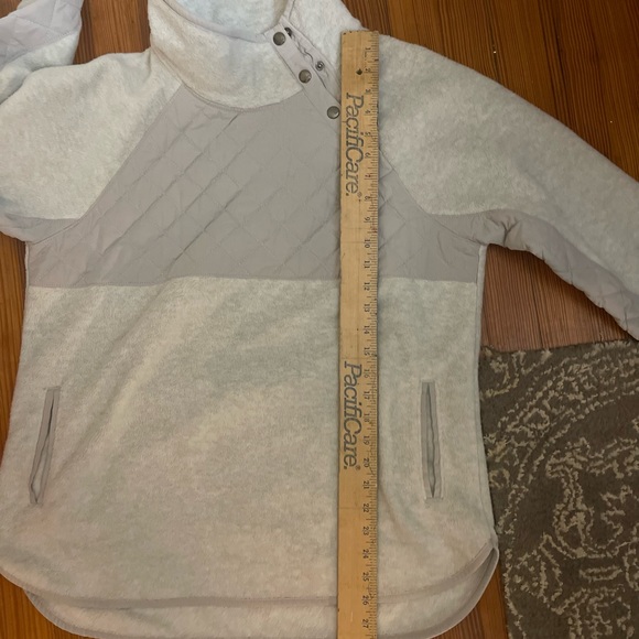 Abercrombie & Fitch Asymmetrical Snap-Up Fleece - Picture 7 of 7